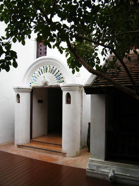 E10142517-44.jpg