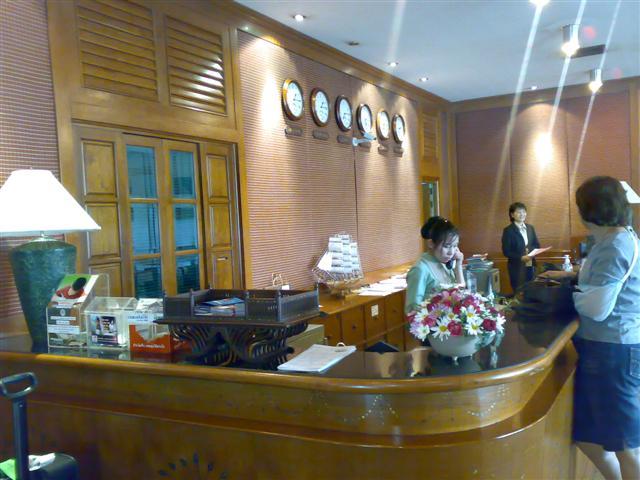 050120101370 (Small).jpg