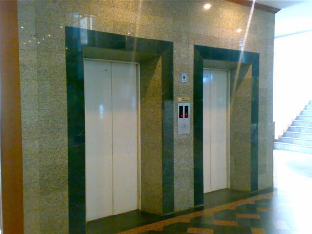 050120101369 (Small).jpg