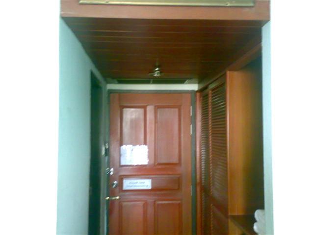 050120101375 (Small).jpg