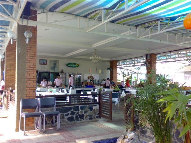 060220101519 (Small).jpg