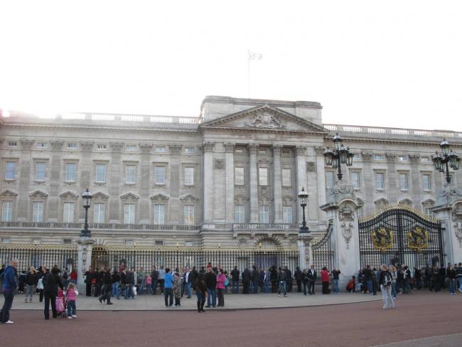 Buckingham palace 102.jpg