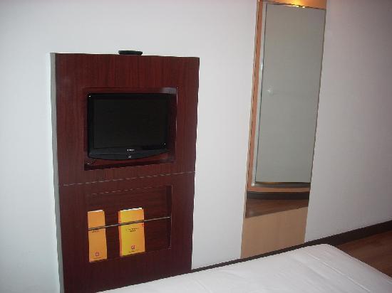 room.jpg