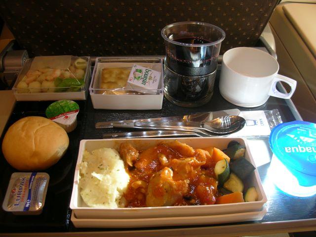 SQ HKG-SIN food.jpg